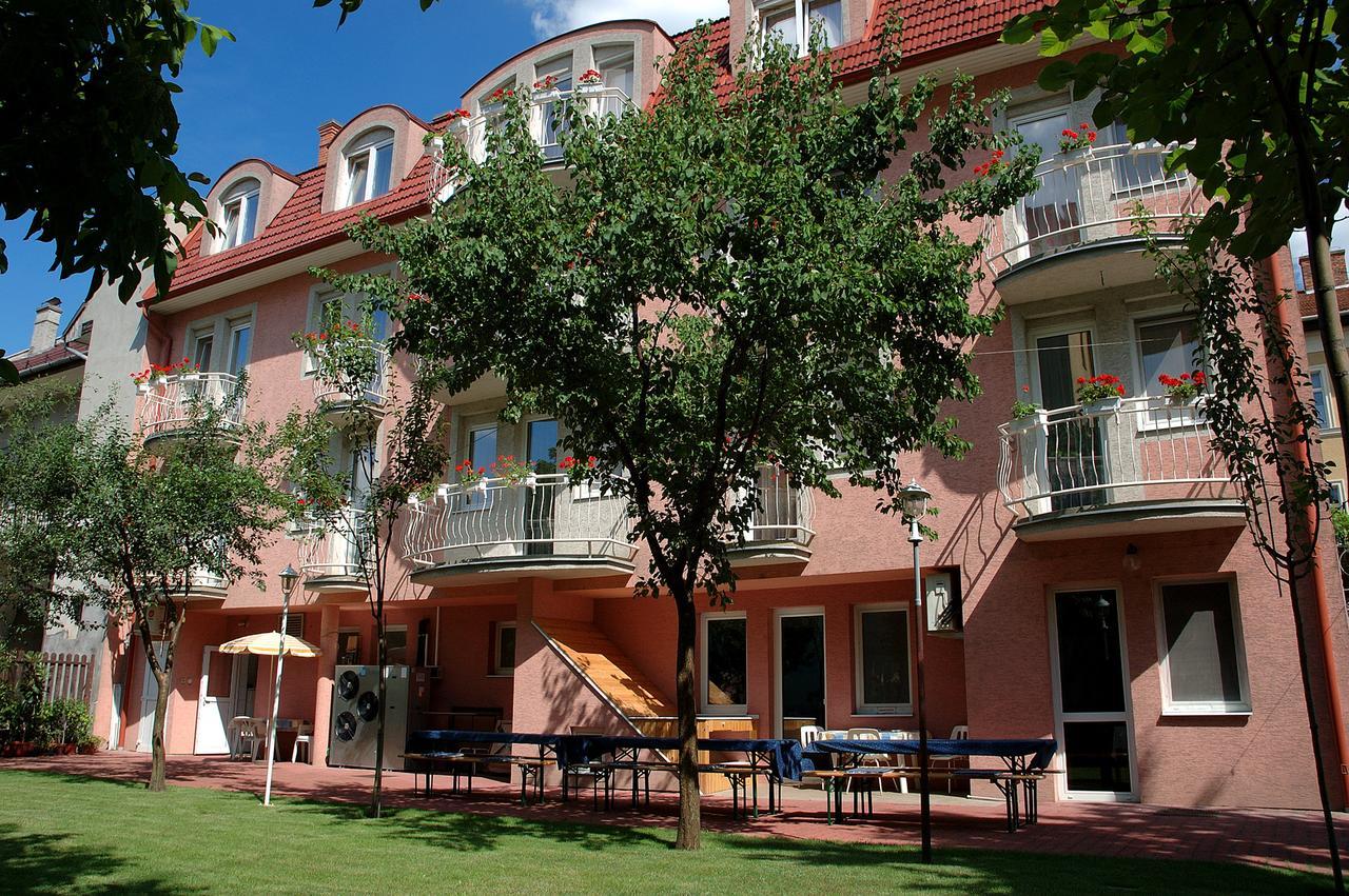 Bella Hotel Szeged Exterior photo