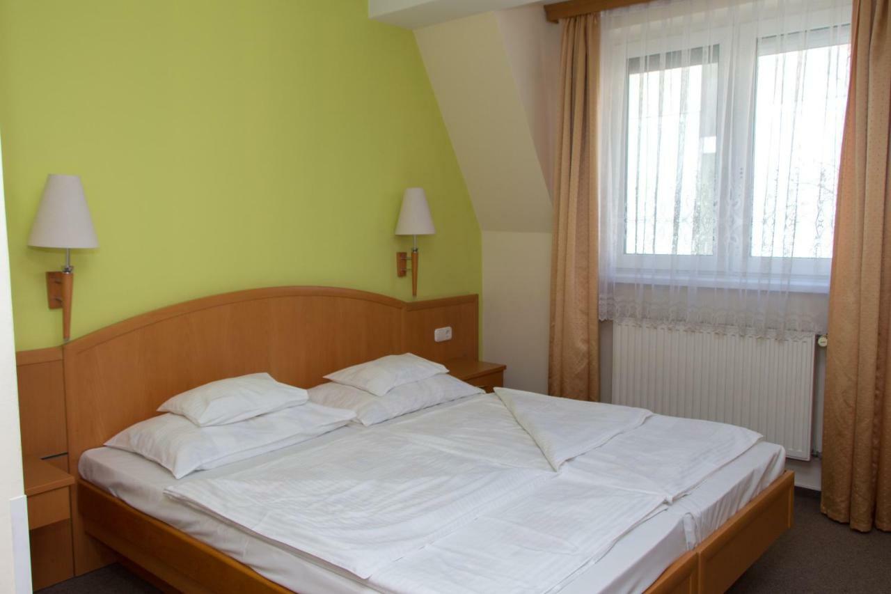 Bella Hotel Szeged Exterior photo